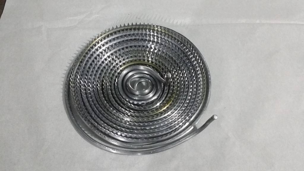 電除塵器陰極線的優(yōu)勢特性介紹說明 1、牢固可靠、機械強度大、不斷線、不掉線。